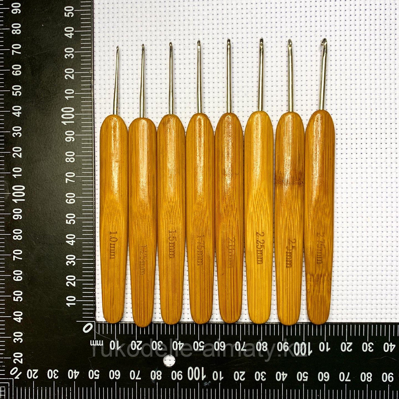 Набор тонких крючков для вязания с бамбуковой ручкой - фото 4 - id-p88821654