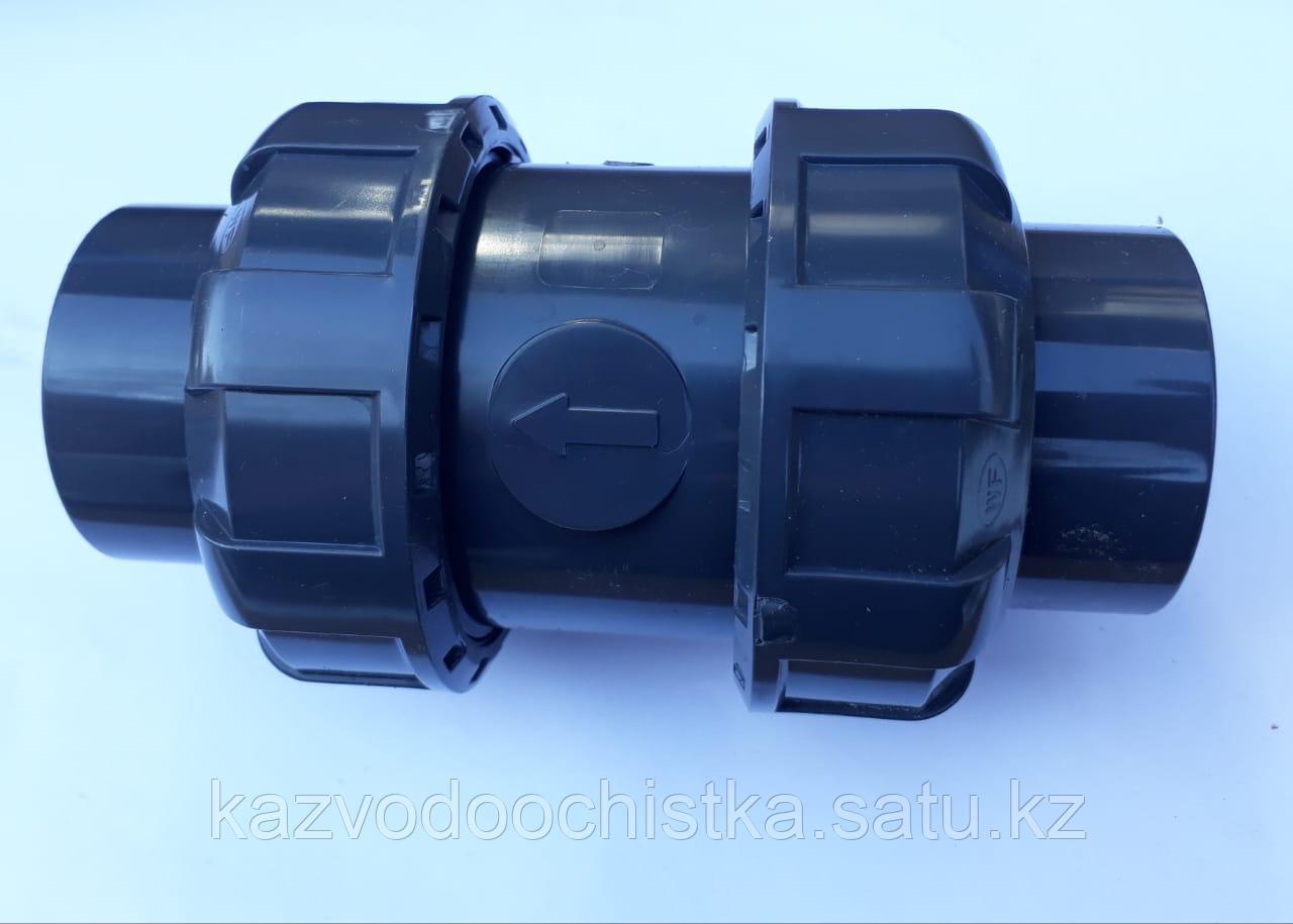 ПВХ Клапан обратный пружинный (socket true union check valve) 25 мм.