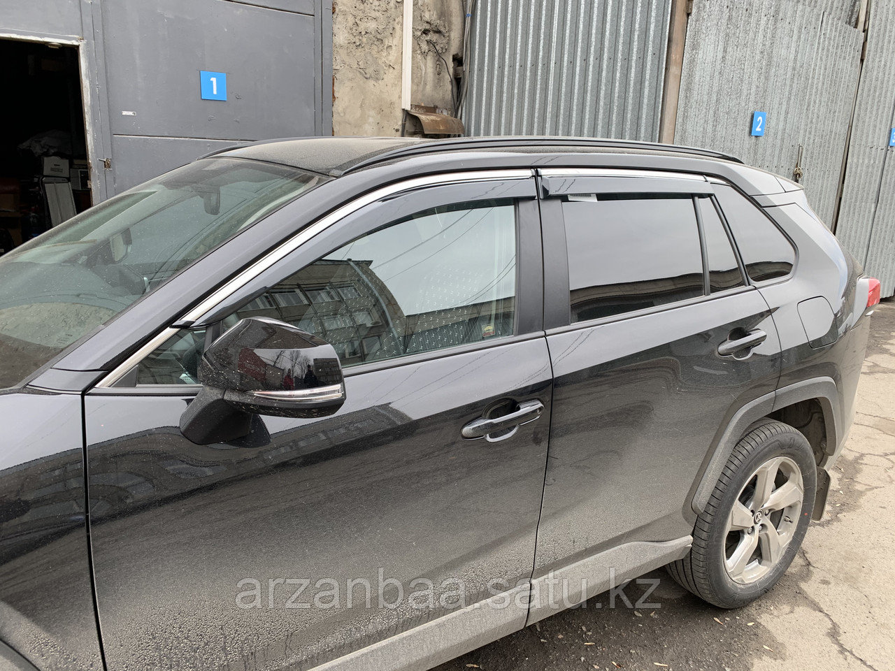 Ветровики на Toyota Rav4 2019 2020 2021 , дефлекторы на Тойота рав4.