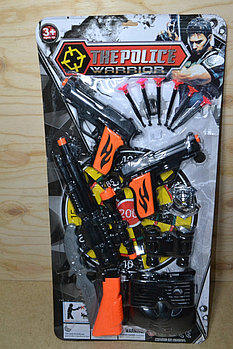 002-12 Полицейский набор на картонке The police warrior винтовка, 2 пистолета  с аксессуарами 57*29