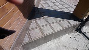 Гранитная  плитка с антискользящим эффектом