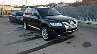 Hella 3/3R модульдерін орнату үшін Volkswagen Touareg I (GP) рестайлындағы (2006-2010) тпелі жақтаулар