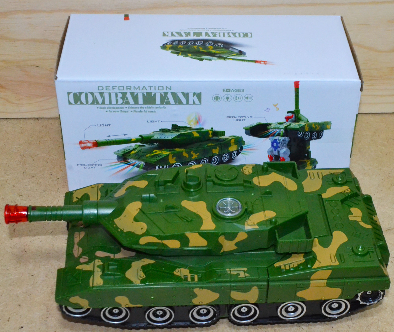 YJ388-44 Танк трансформер deformation на батар, 23*11см