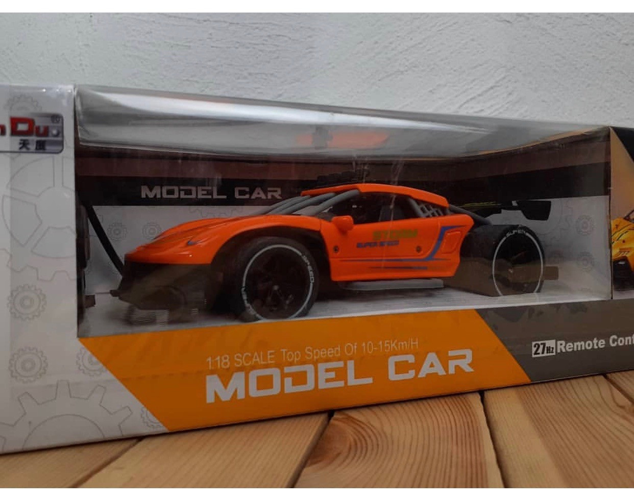 Машина на пульте Model Car