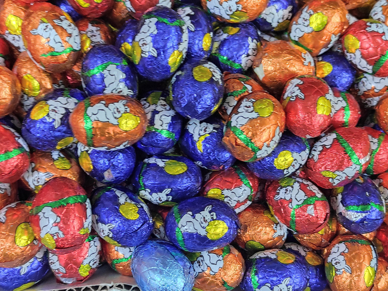Яйцо шоколадное разноцветные (зайчики) 1кг