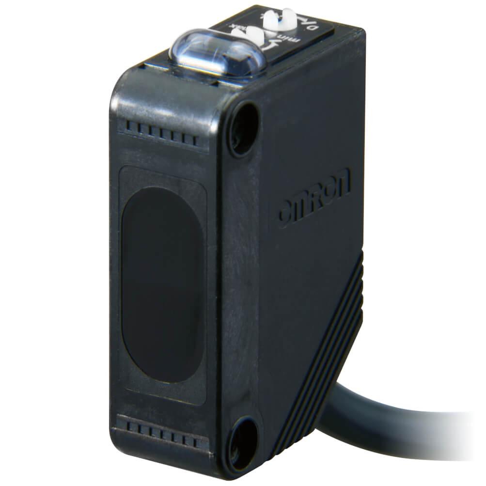 E3Z-D82 0.5M  Датчик фотоэл. прямоуг. E3Z, диффузный, ИК-свет, 1м, PNP, кабель 0.5м