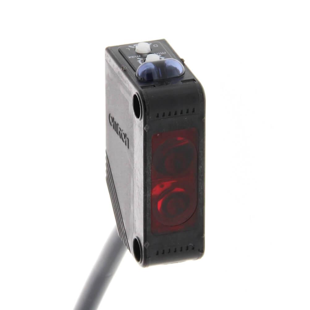 E3Z-L61 0.5M Датчик фотоэл. прямоуг. E3Z, диффузный, красный свет, с узким лучом, 90+/-30мм, NPN, кабель 0.5м - фото 1 - id-p89400326