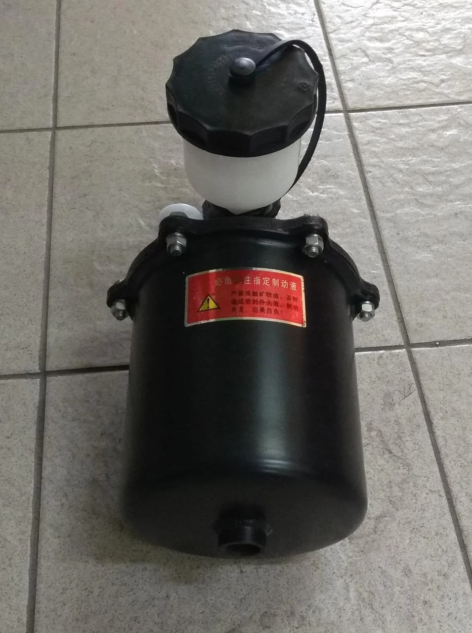 Тормозной вакуум (нового обр.) 800901159 на погрузчик ZL50G, LW500F