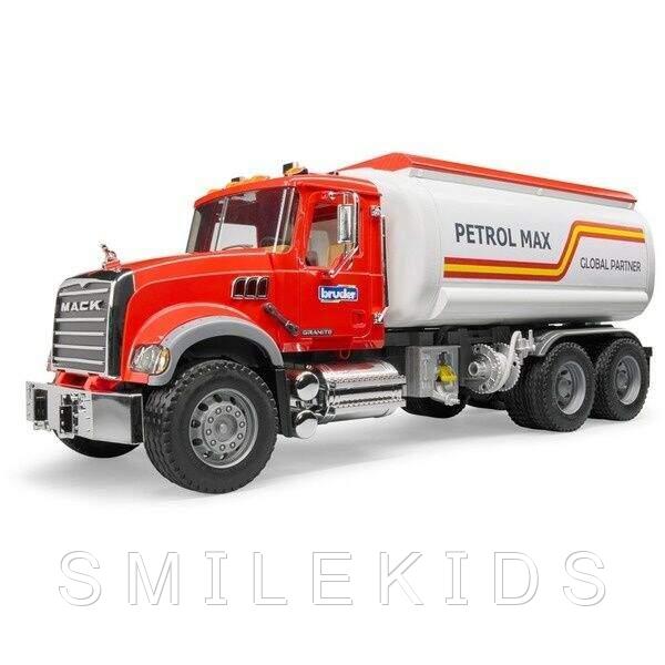 Бензовоз MACK