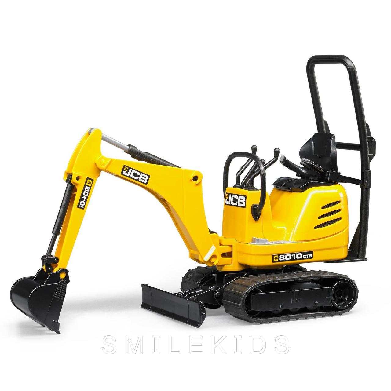 Экскаватор Bruder JCD 8010 CTS мини