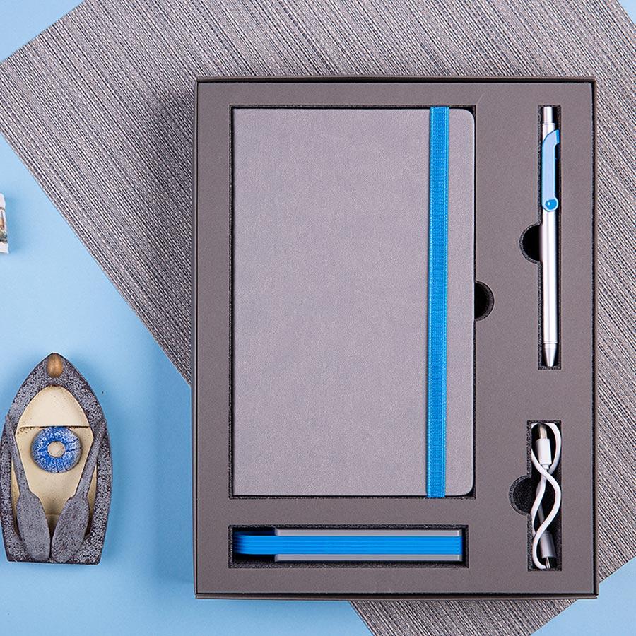 Набор FANCY:Универсальный аккумулятор(2200мАh), блокнот и ручка в подарочной коробке,голубо, шт - фото 4 - id-p89710813