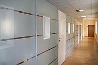 Алюминиевые перегородки, офисные двери, цельностеклянные перегородки, фото 1