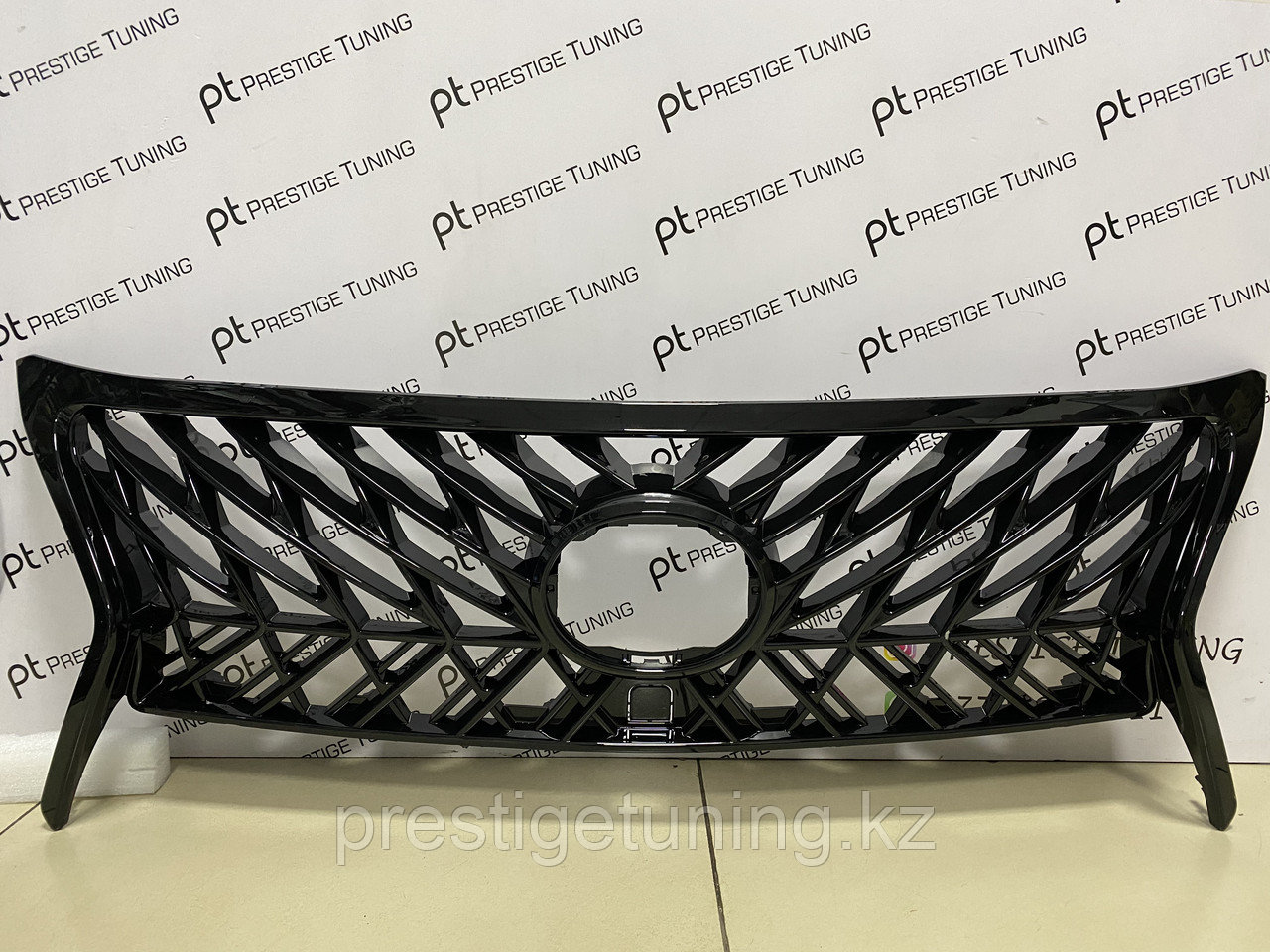 Решетка радиатора на Lexus LX570 2012-15 год стиль Superior с черной окантовкой