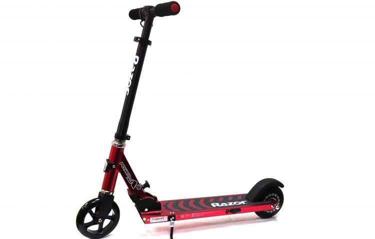 электросамокат ninebot by segwаy ekickscooter zing e8. электросамокат рейзер е300. электросамокат ninebot kickscooter e8 розовый. детский электросамокат 6. электросамокат segway ninebot.