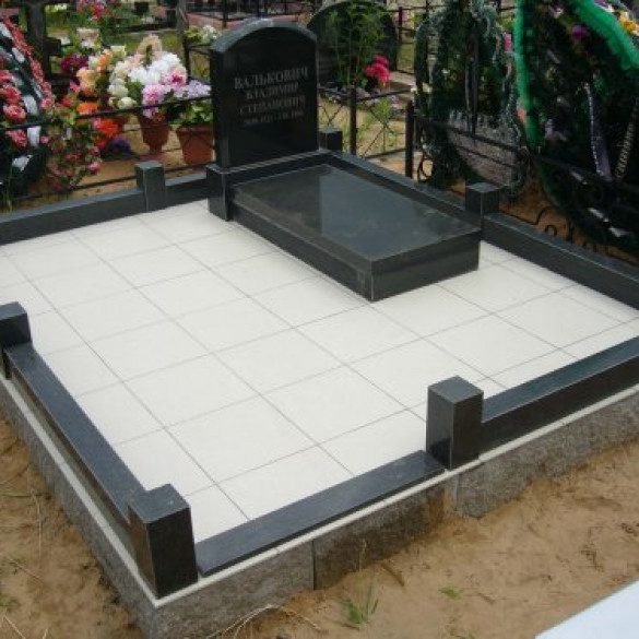 Установка бордюра и тротуарной плитки на могилу - фото 1 - id-p89854549