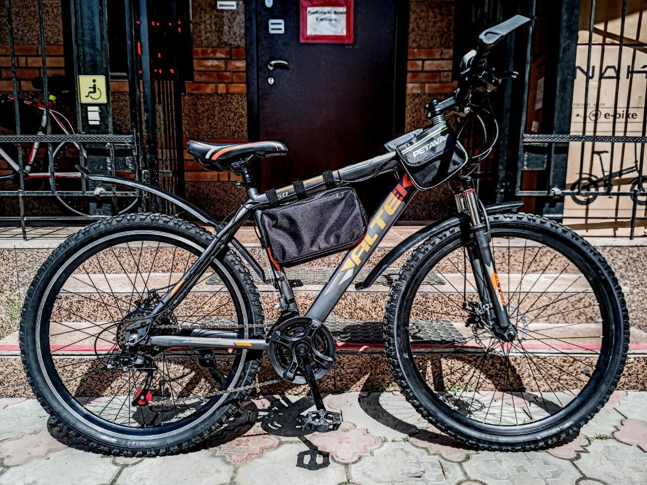 36v 350w, аккум. Li-ion 36v 15A/H. Электровел. Задн, передний привод. Рама 18". Колеса 26 дюймов.