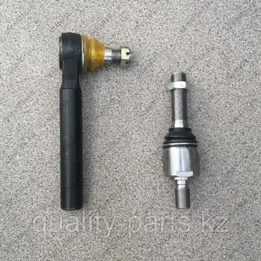 На экскаватор Hyundai140W Cummins рулевые наконечники с тягой.