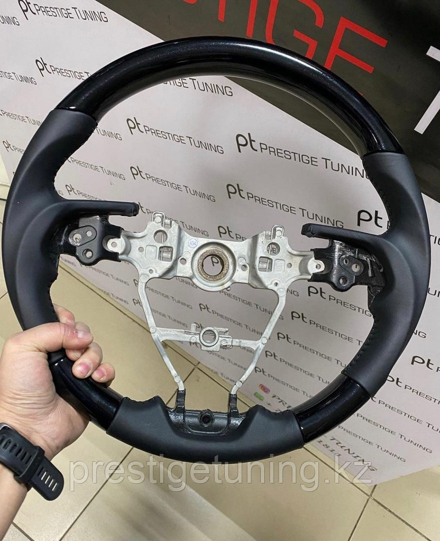 Руль на RAV4 2019-21 Черное дерево с гладкой кожей