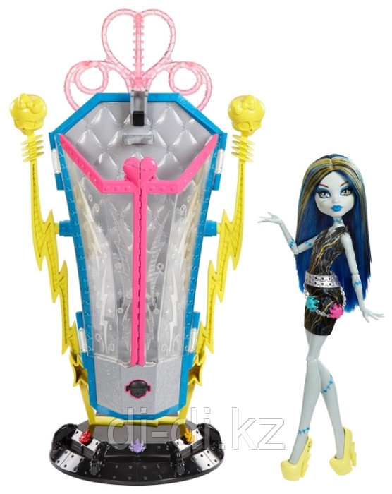 Mattel Куклы Monster High Фрэнки и камера Подзарядки BJR46
