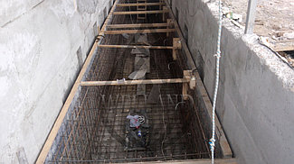 Формирование бетонной чаши.