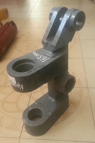 Сустав левого колеса на двух креплениях PY180G.17.24 GR215X.17.3