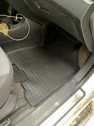 Резиновые коврики для KIA Sportage II 2004-2010, фото 4