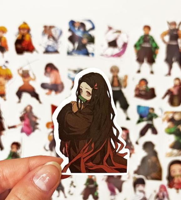 Мұрнын кискаға тығып алды