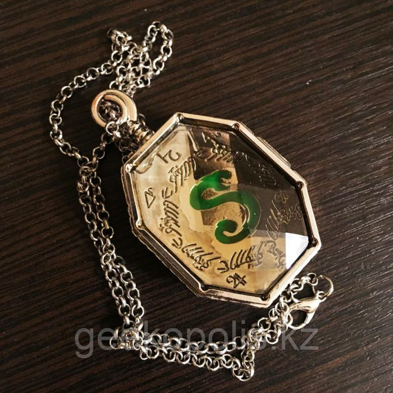 Медальон Салазара Слизерина из вселенной "Гарри Поттер" - фото 1 - id-p90803624