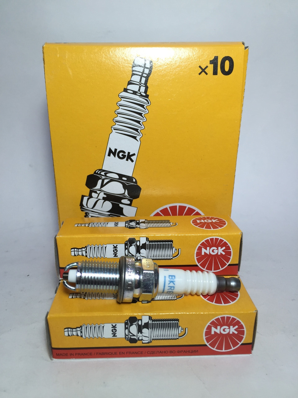 Cвеча зажигания марки NGK (BMW E30/E36/E46/E39/E34/E32, Opel Astra/Omega 1.6-4.0 82)
