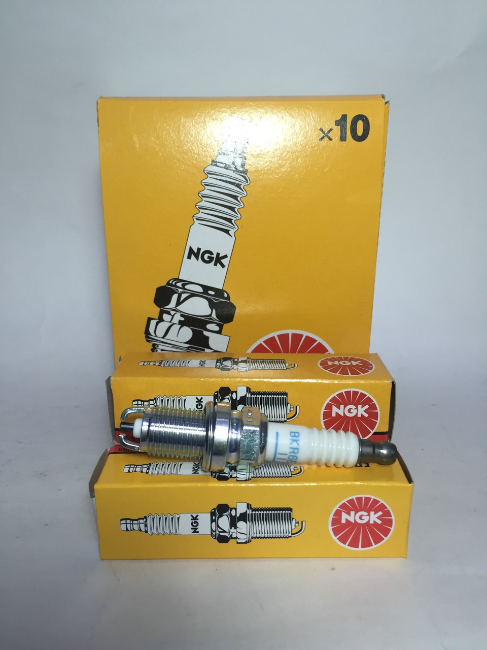 Cвеча зажигания марки NGK (Toyota Camry 2.0/3.0 96-99/ Avensis 2.0 02>/Corona 2)
