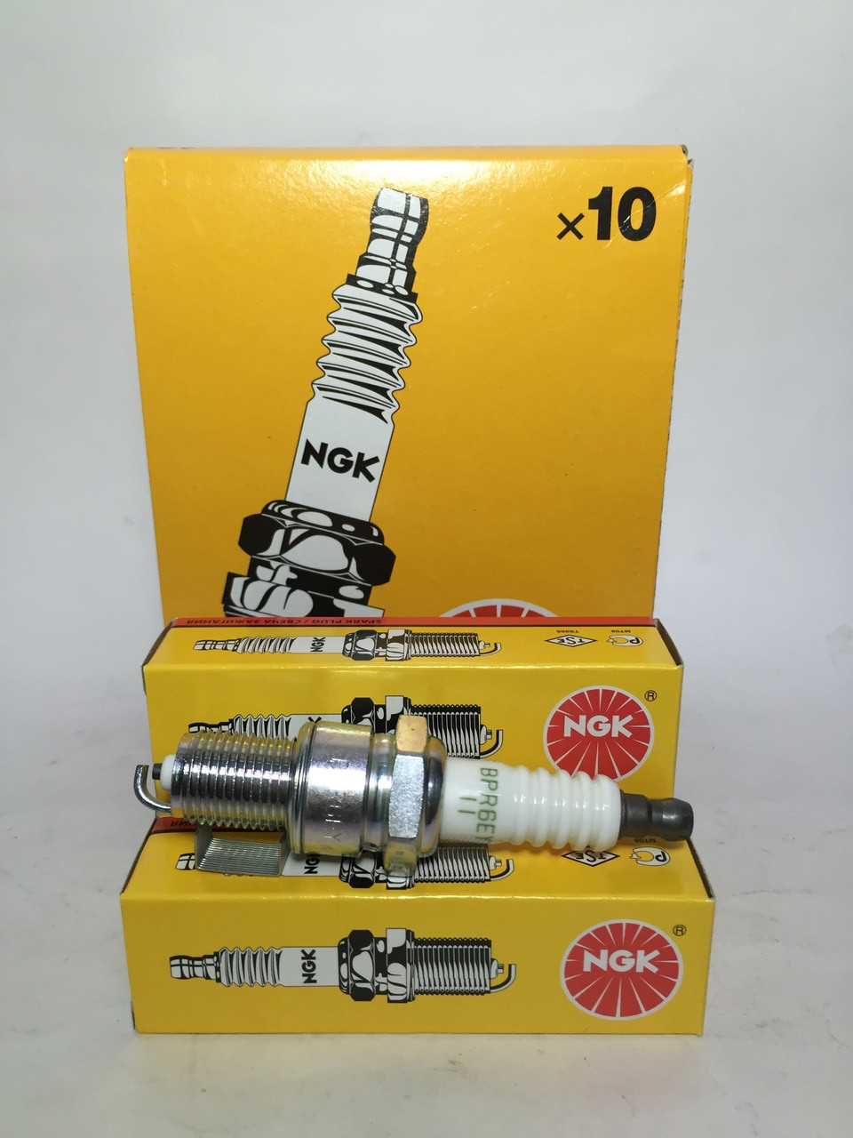 Cвеча зажигания марки NGK (Honda Accord/Civic 1.2-2.0 84>, Toyota Starlet 1.3 87)