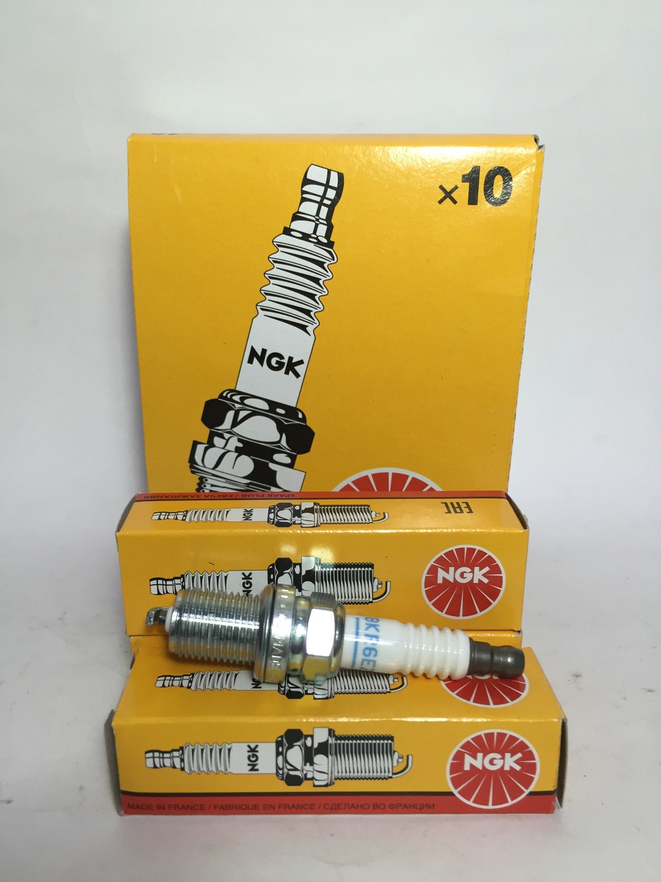 Cвеча зажигания марки NGK (Citroen C3, Peugeot 206/306, Renault Clio/Laguna/Megane/Scenic 1.1-2.0i 00>)