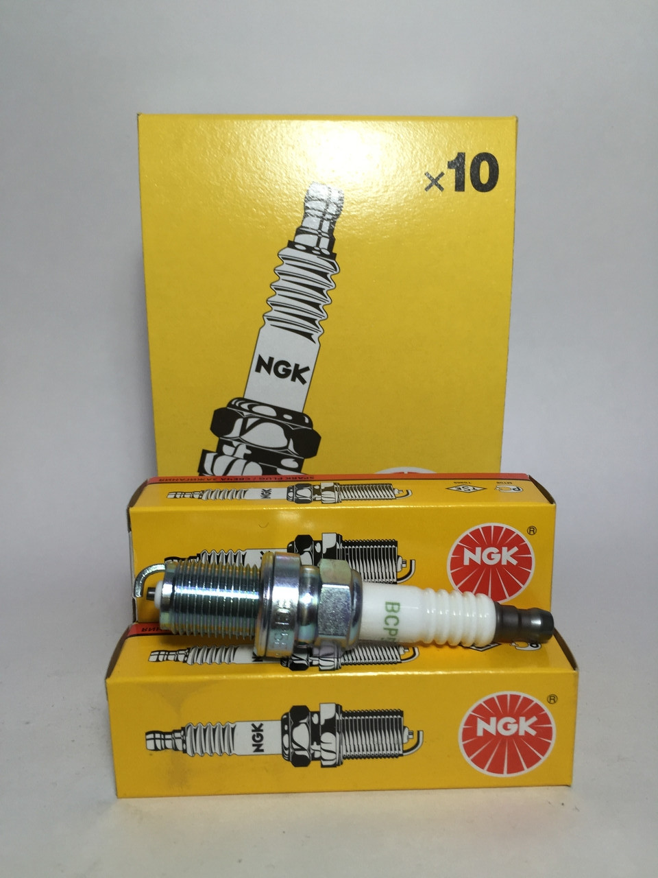 Cвеча зажигания марки NGK (Citroen, MB, Renault, Peugeot)