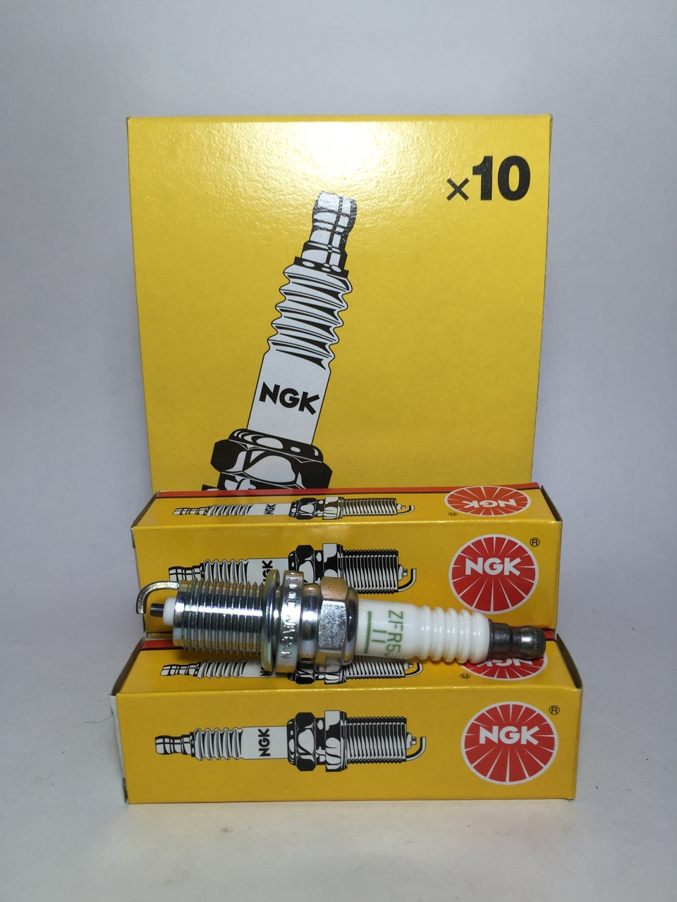 Cвеча зажигания марки NGK (Honda Civic 1.4/HR-V 1.6/Logo 1.3 99>)