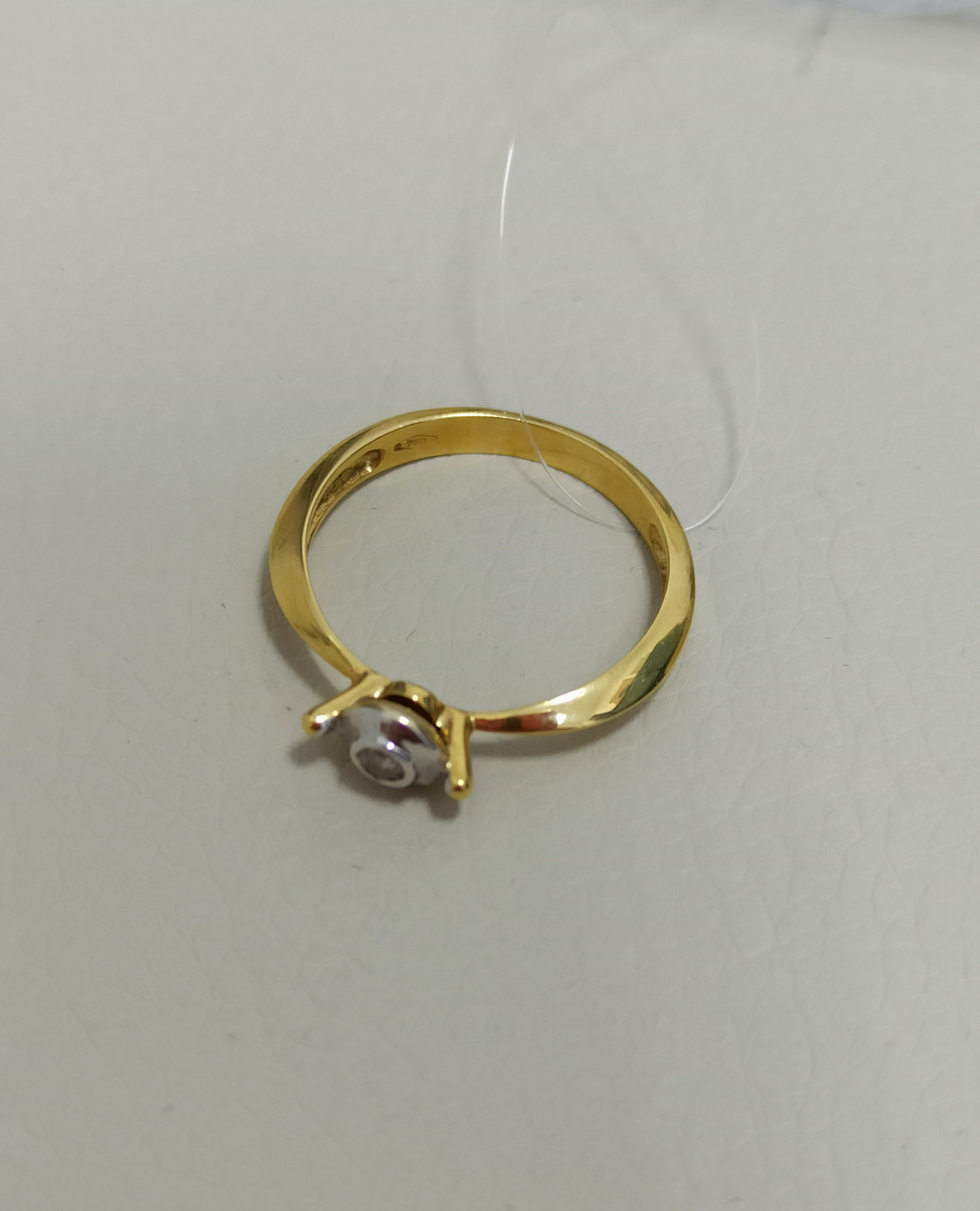 Кольцо с бриллиантом / 18 размер (ул.Жолдасбекова 9а) - фото 3 - id-p91070195