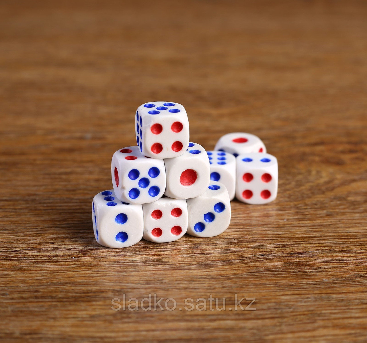 Кости игральные Зарики Кубики белые 1,4х1,4 см - фото 1 - id-p91284695
