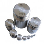 M1-500г — гиря цилиндрической формы с головкой, класс точности M1, номинальная масса 500 г