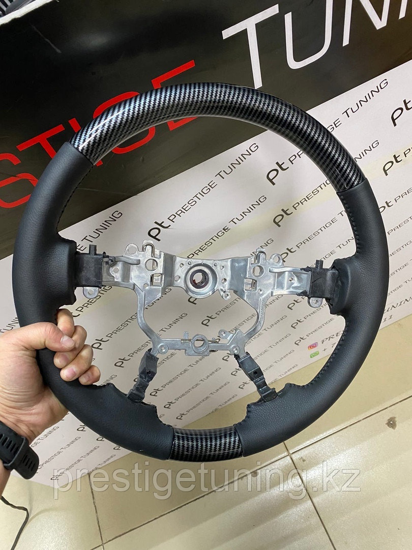 Руль карбон с гладкой кожей на Land Cruiser Prado 2018-21