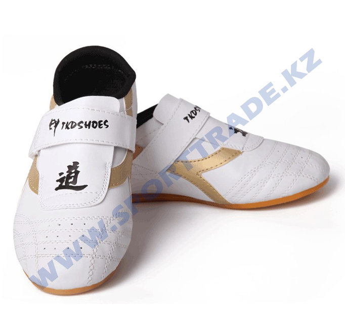 Ақ киім киген қыз есекке сиып кетеді