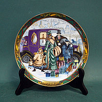 Коллекционная настенная тарелка Royal Copenhagen. "Семья на прогулке".