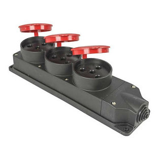 ТРОЙНАЯ ГРУППОВАЯ РОЗЕТКА С ЗАГЛУШКАМИ 3Х25 А