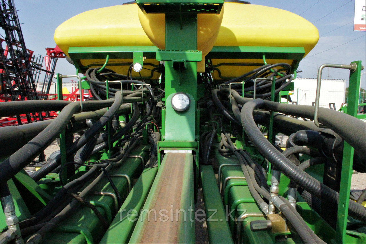 Сеялка точного высева John Deere 1770 NT 16 рядов - фото 8 - id-p91760961