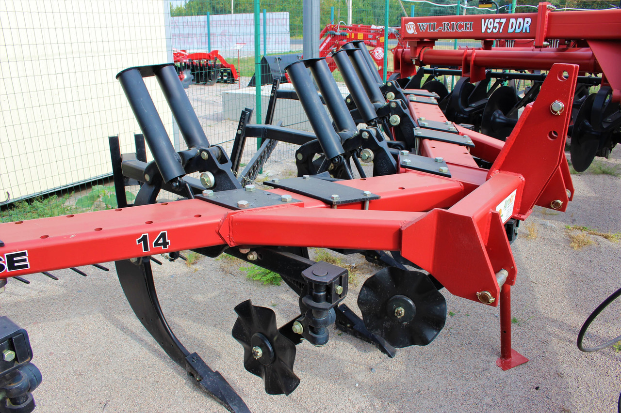 Глубокорыхлитель навесной Case IH 14 5 лап