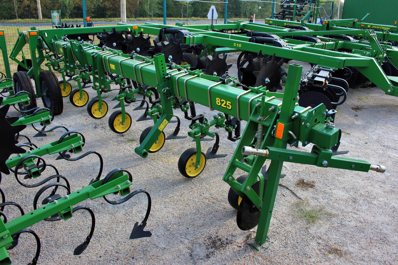Пропашной культиватор John Deere 825 8 рядов из США - фото 1 - id-p91760984