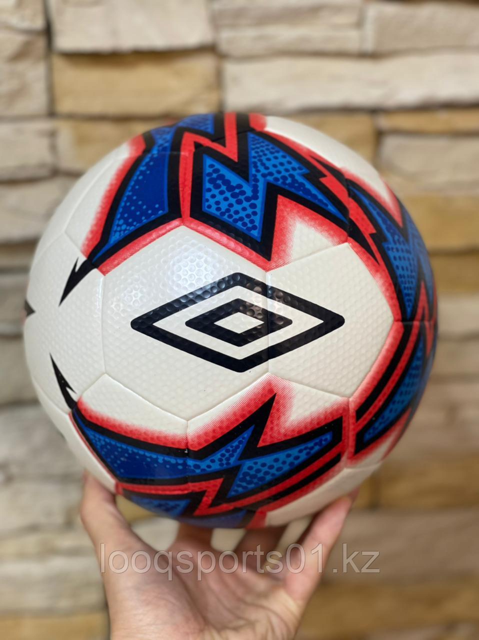 Футбольный мяч Umbro размер 5