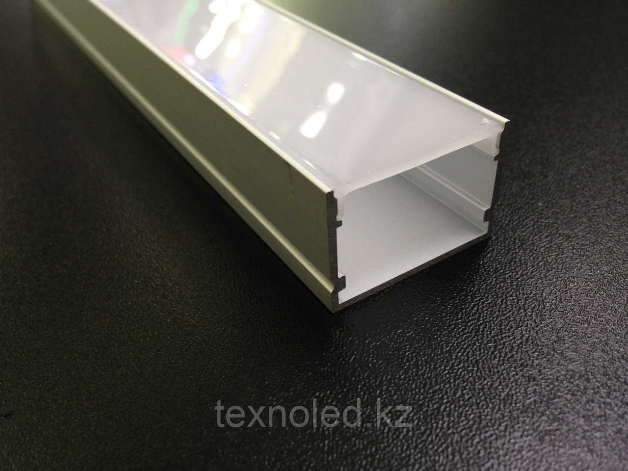 Накладной 30*20 мм алюминиевый профиль для светодиодной ленты - фото 3 - id-p67542204