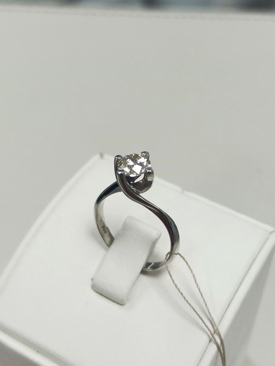 Кольцо с бриллиантом / 16,5 размер ( Шоурум ) - фото 2 - id-p102028776