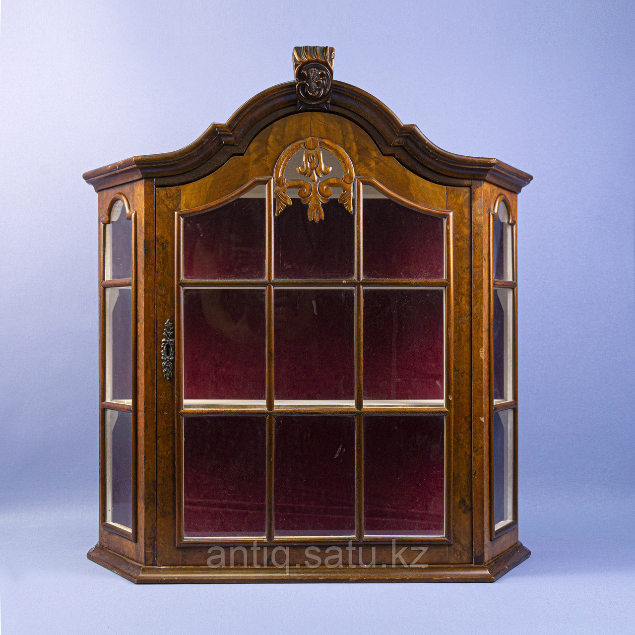 Голландская витрина для миниатюр. Подвесная витрина в классическом стиле. Голландия. Середина ХХ века. - фото 1 - id-p92034277