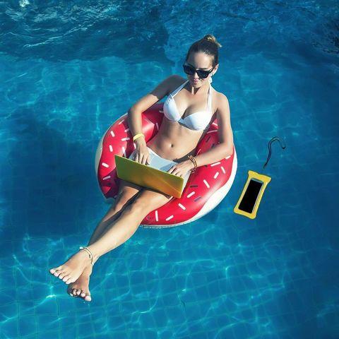 Чехол для смартфона водонепроницаемый со спасательным кругом и ремешком IPX8 (Черный) - фото 2 - id-p92067858