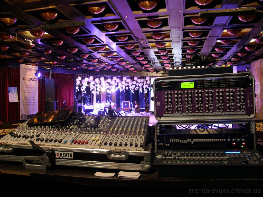 профессиональная звуковая аппаратура. музыкальная аппаратура. прокат звукового оборудования. музыкальное оборудование. акустика маршал колонки концертные.